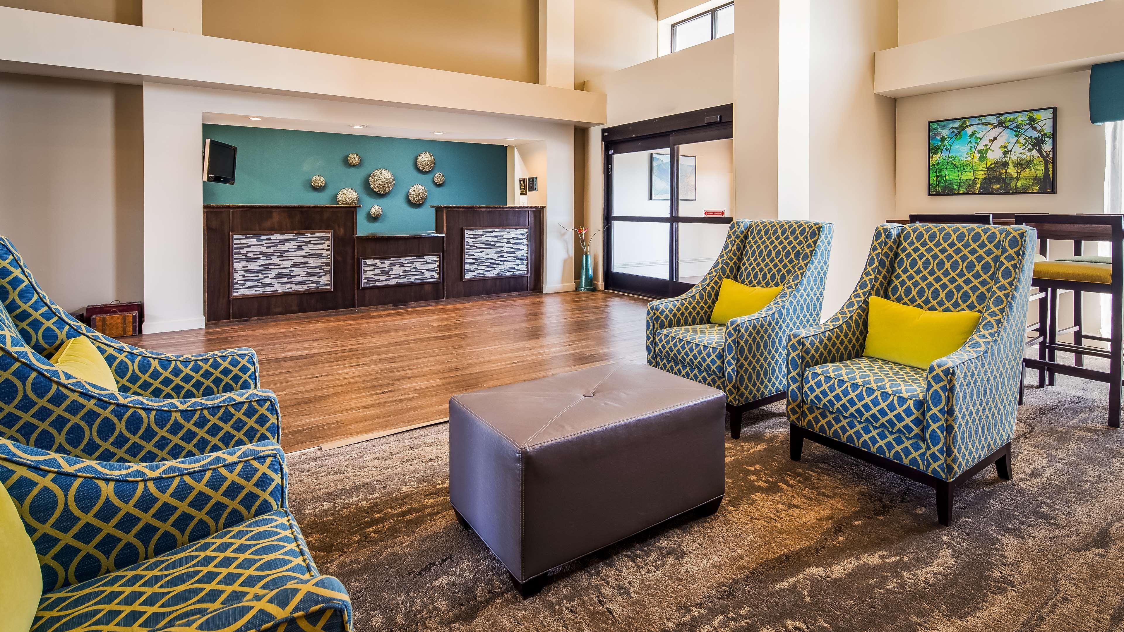 Best Western Plus Yadkin Valley Inn & Suites Jonesville Zewnętrze zdjęcie