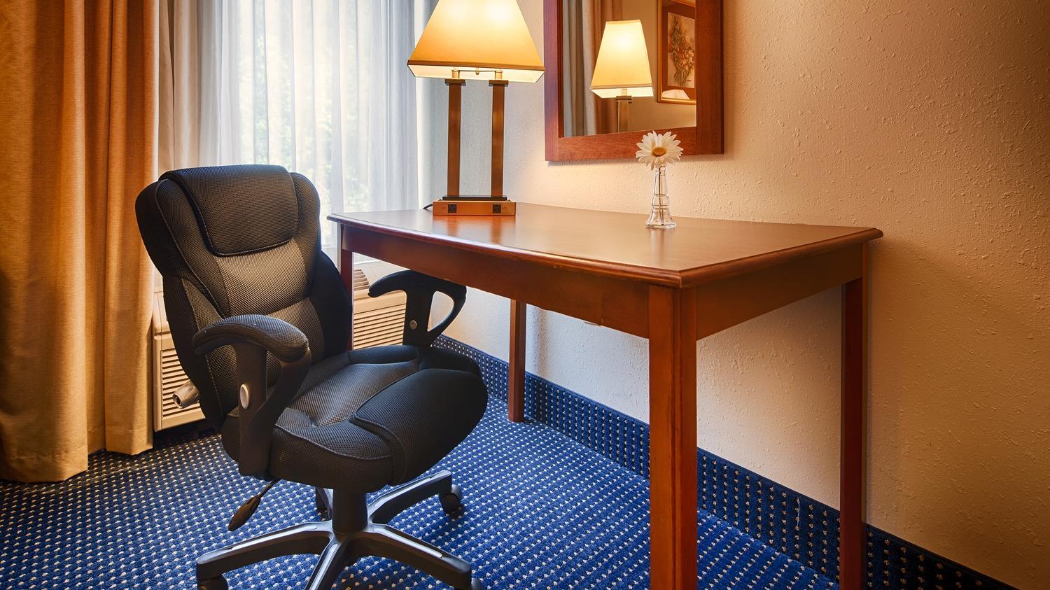 Best Western Plus Yadkin Valley Inn & Suites Jonesville Zewnętrze zdjęcie
