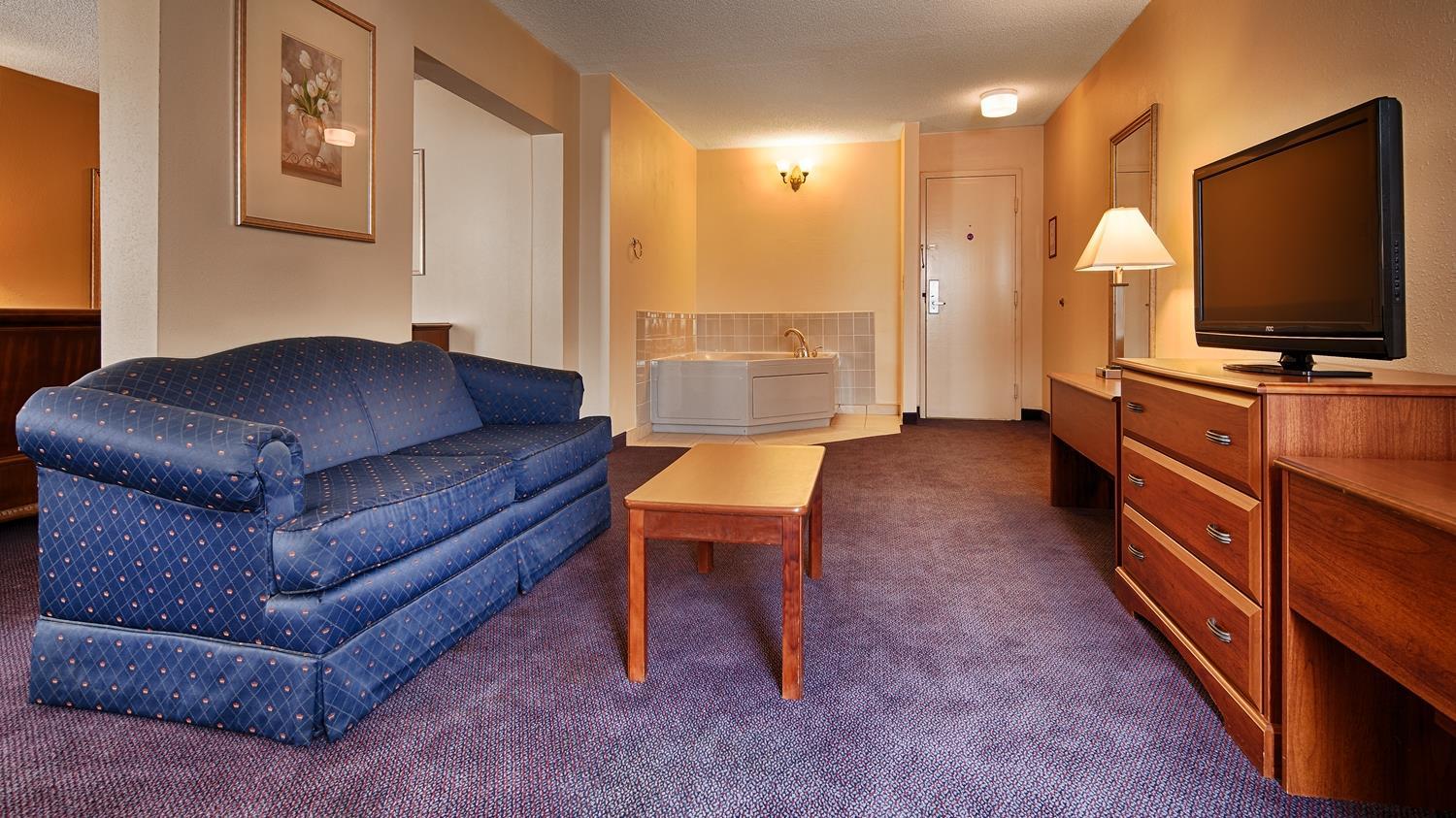 Best Western Plus Yadkin Valley Inn & Suites Jonesville Zewnętrze zdjęcie