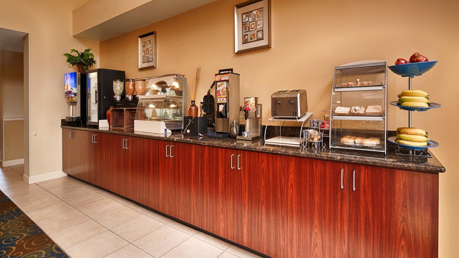 Best Western Plus Yadkin Valley Inn & Suites Jonesville Zewnętrze zdjęcie