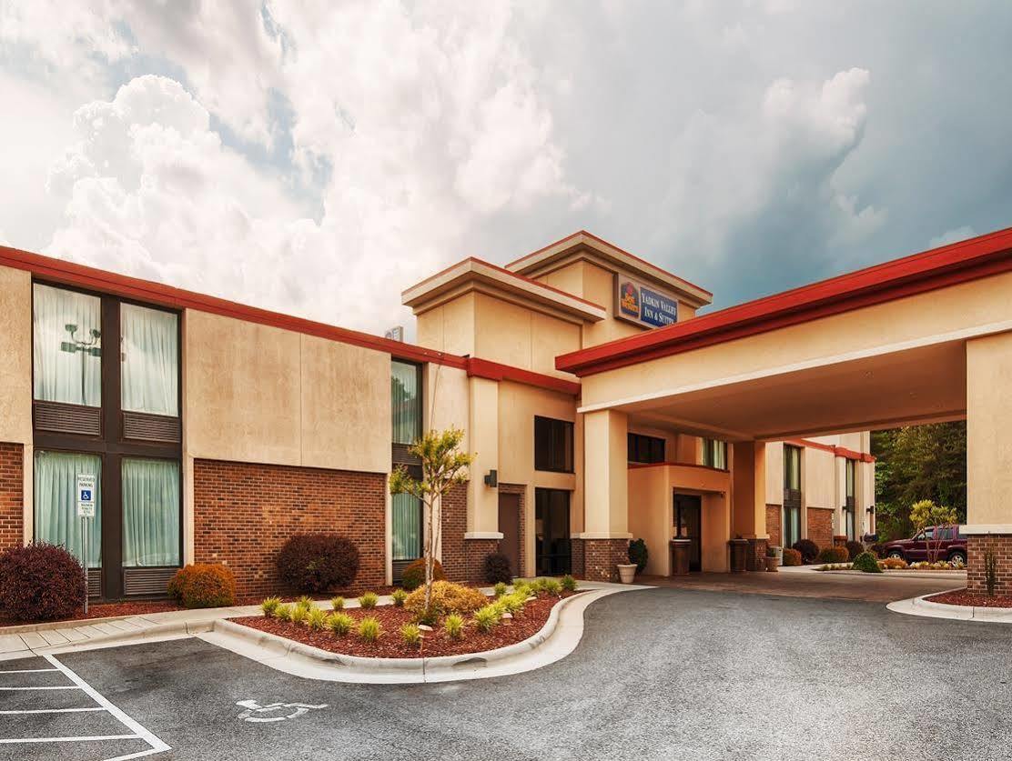 Best Western Plus Yadkin Valley Inn & Suites Jonesville Zewnętrze zdjęcie