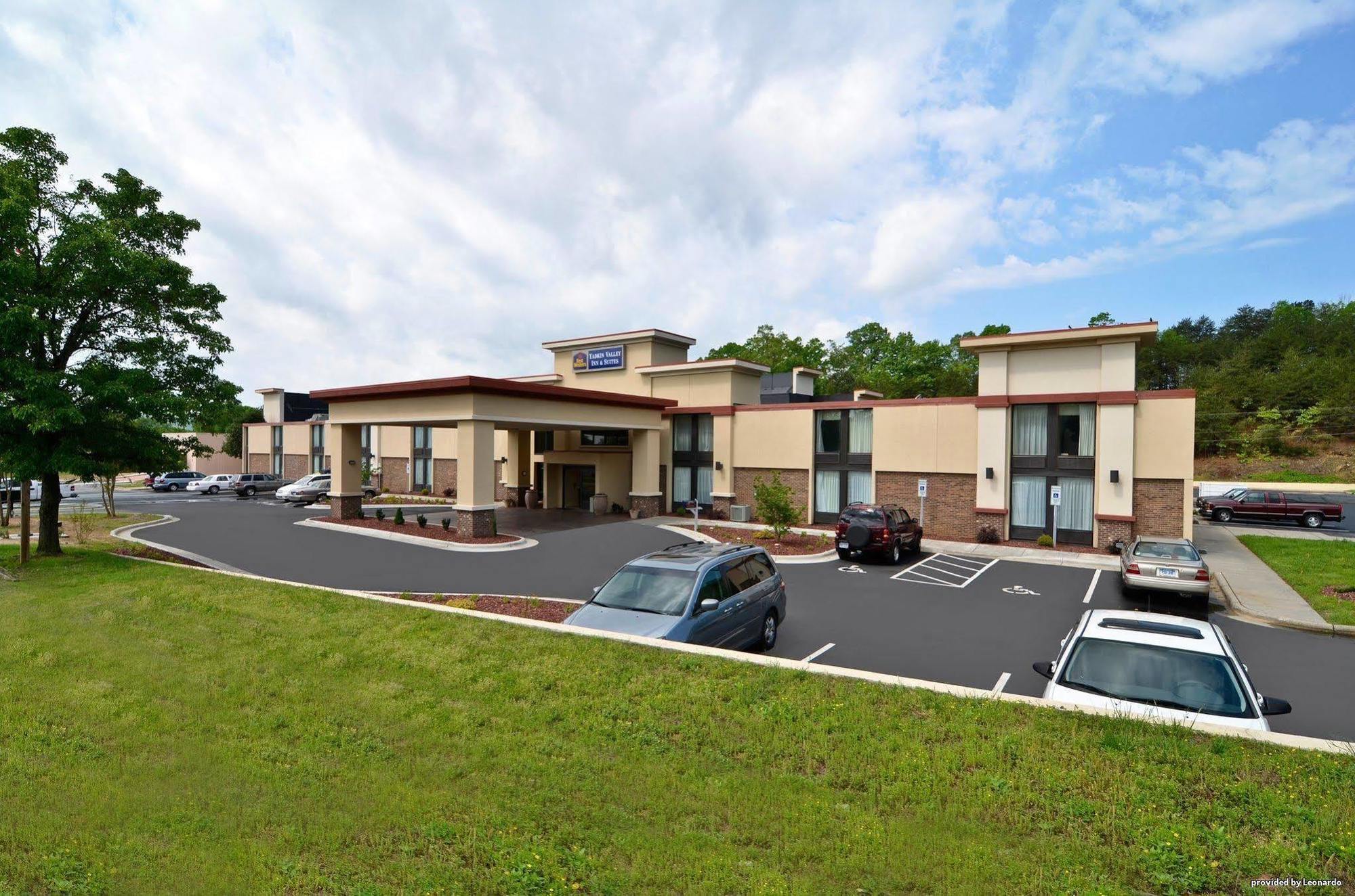Best Western Plus Yadkin Valley Inn & Suites Jonesville Zewnętrze zdjęcie